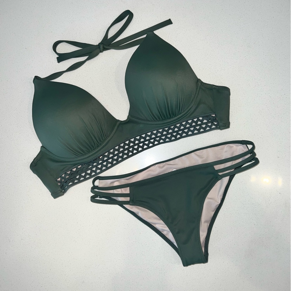 34D & XS bikini set